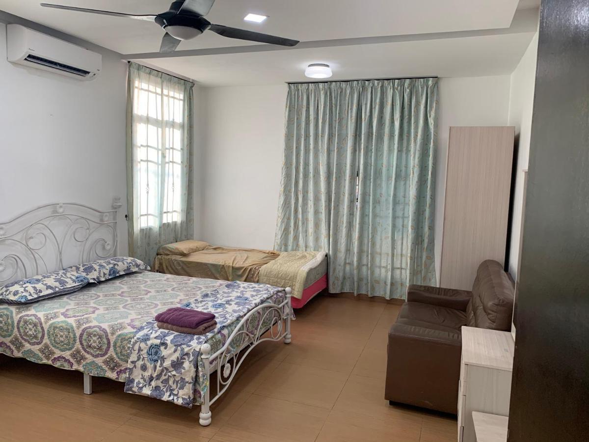 Villaparadise Homestay Batu Pahat Esterno foto
