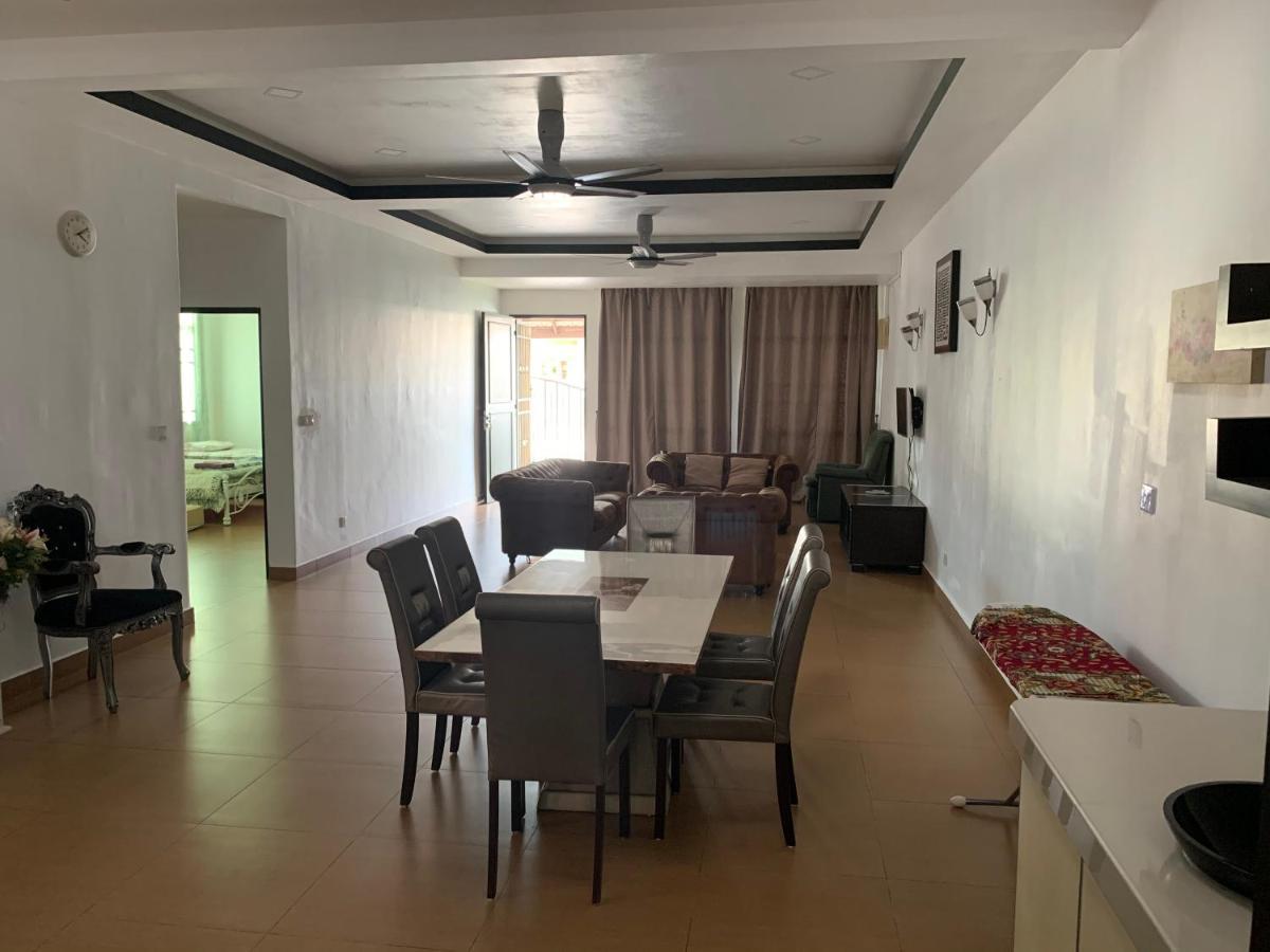 Villaparadise Homestay Batu Pahat Esterno foto
